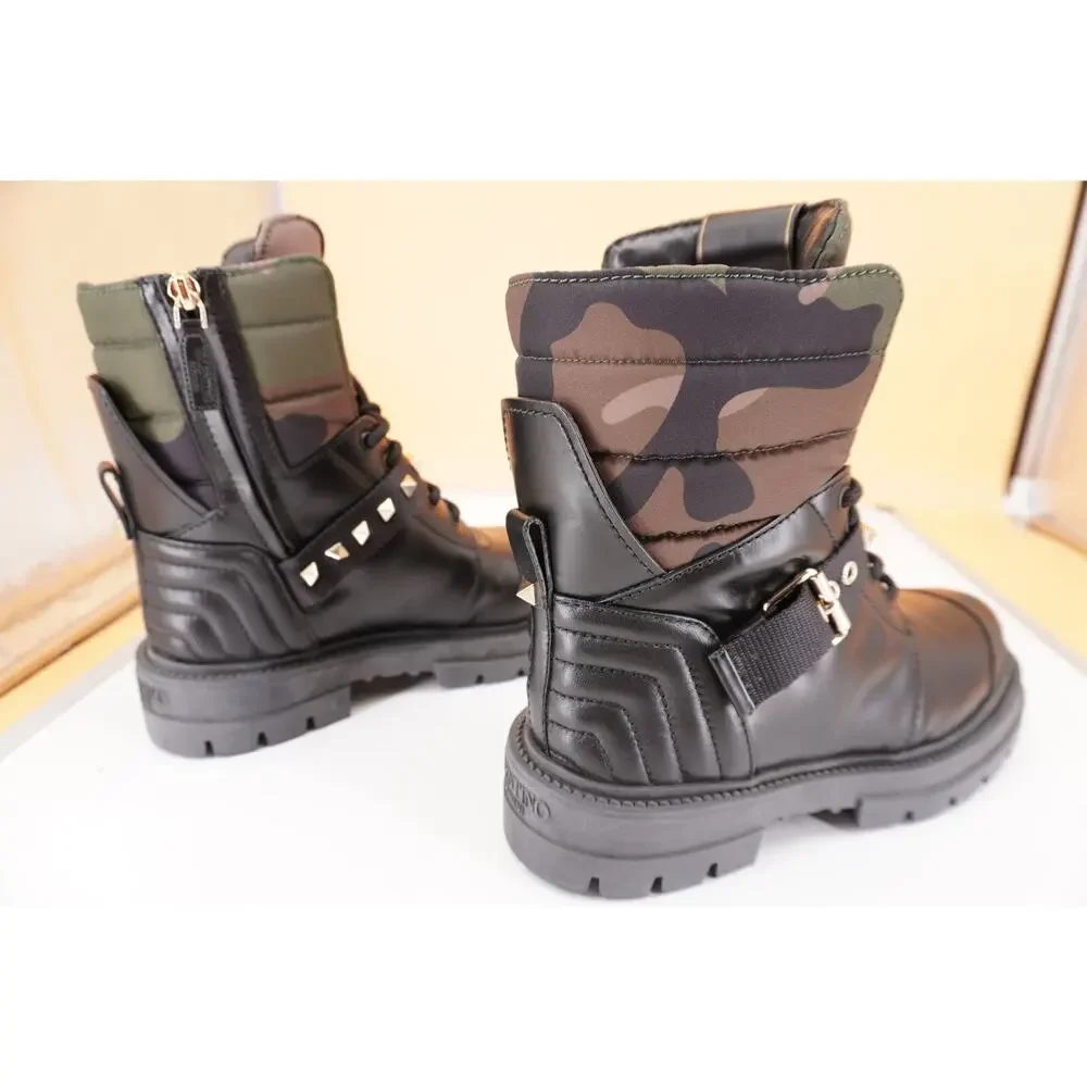 Valentino rockstud combat